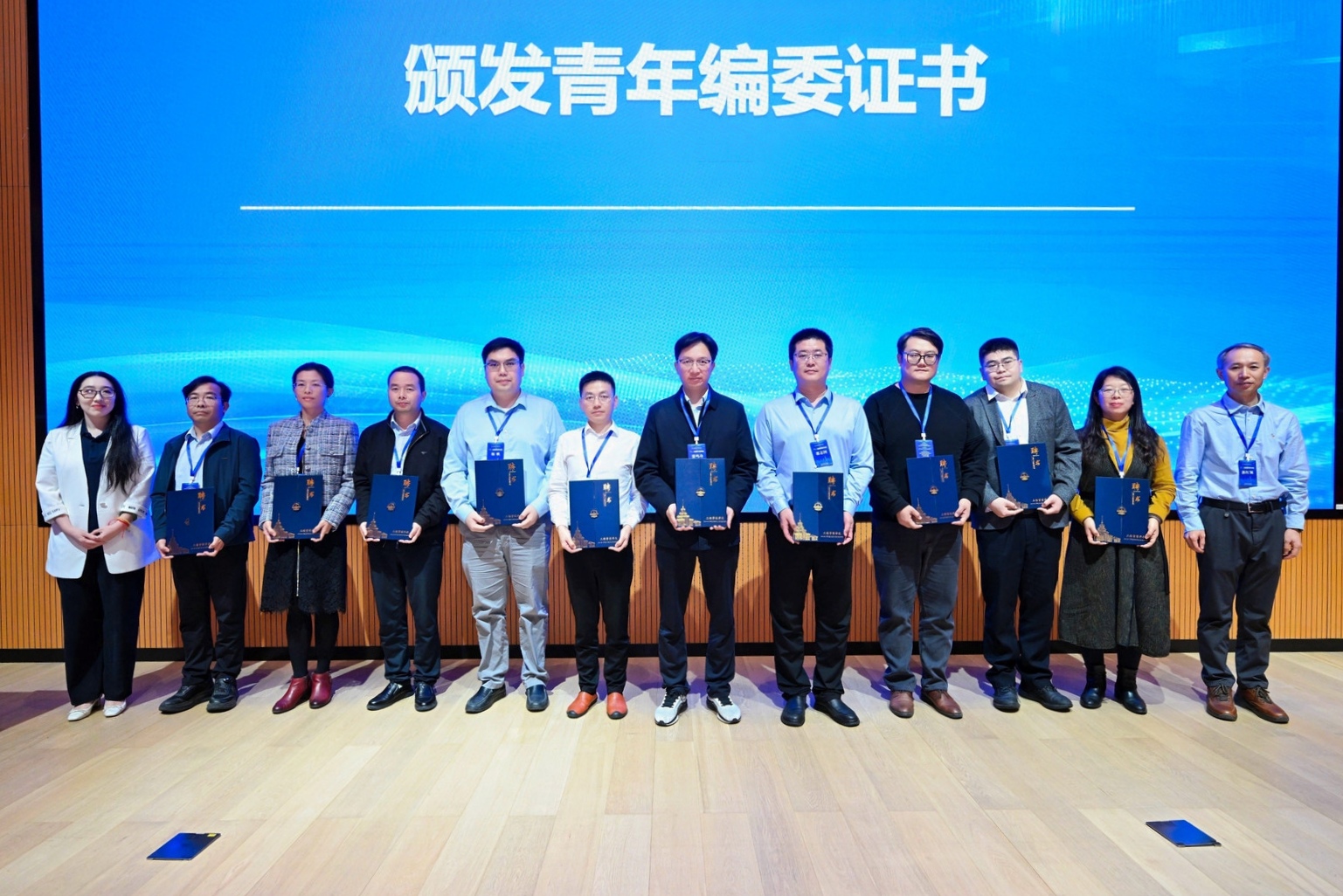 1763964679228487.jpg 1763964679228487.jpg